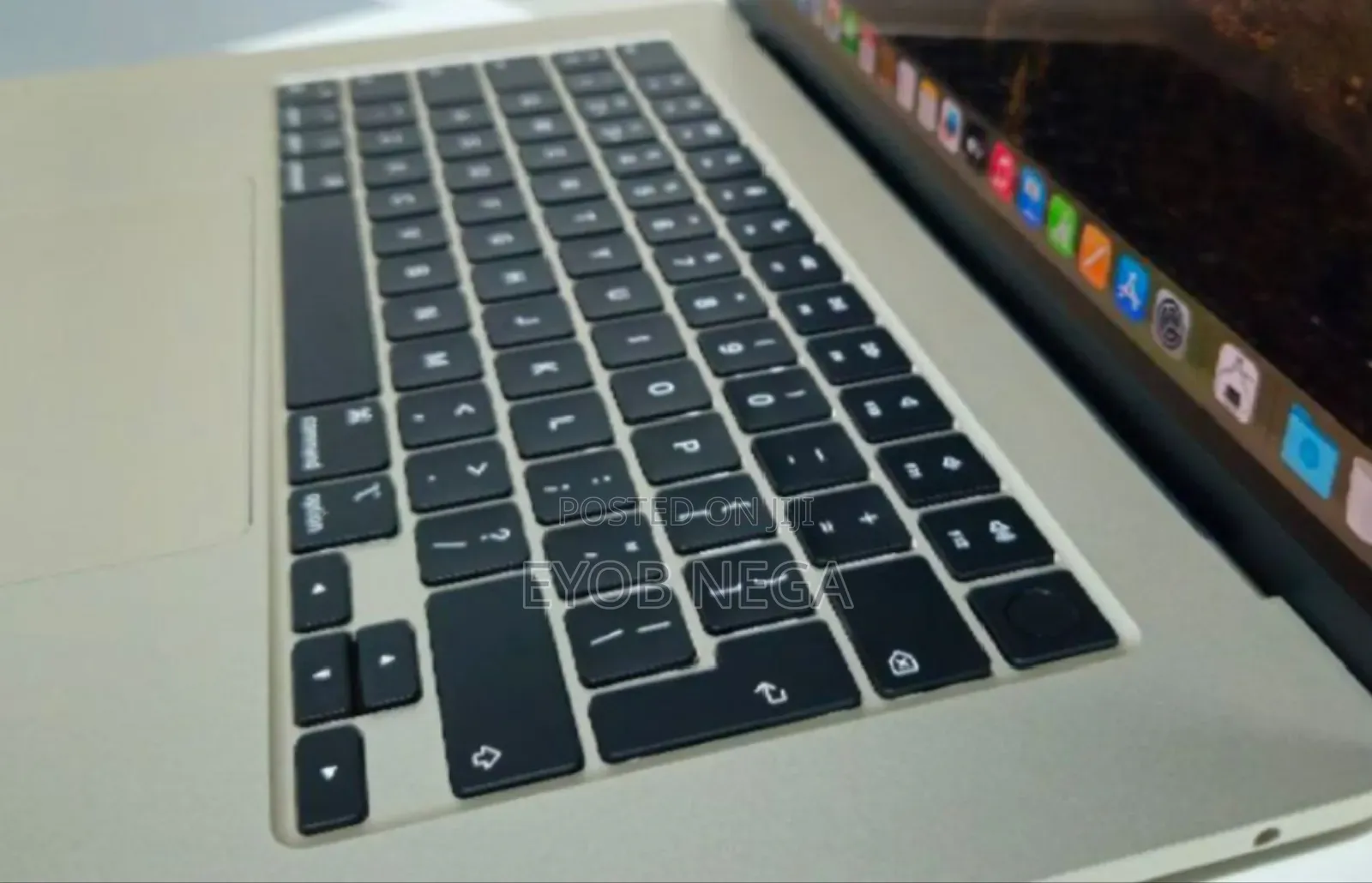 New Laptop Apple MacBook Air 2023 M2 8GB Apple M2 SSD 256GB