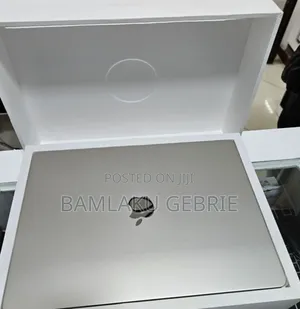 Photo - New Laptop Apple MacBook Pro 2023 M2 8GB Apple M2 SSD 256GB