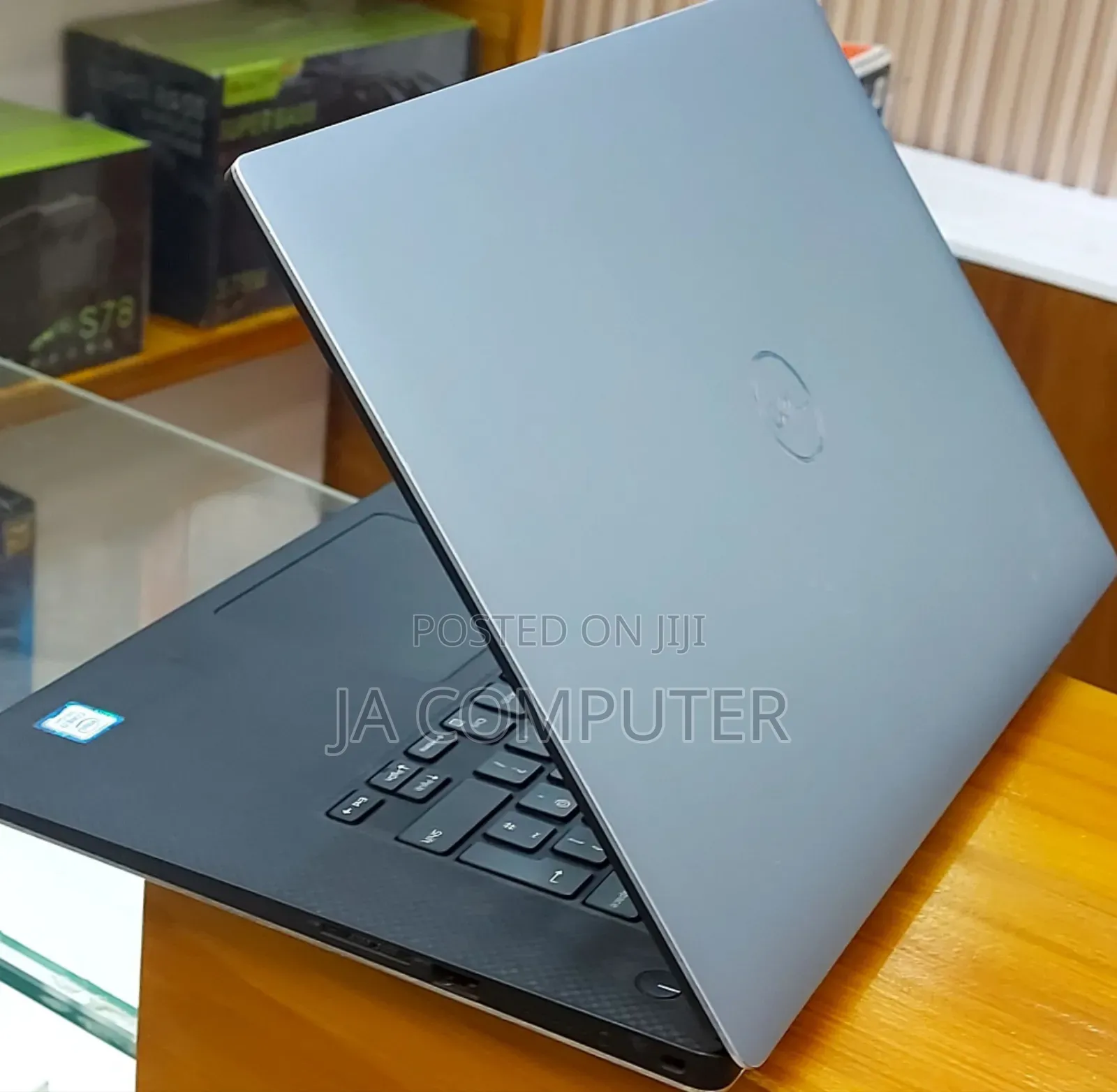 New Laptop Dell Precision 5540 32GB Intel Core I7 SSD 512GB