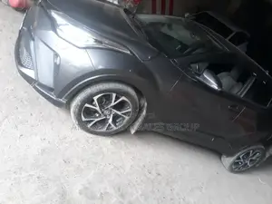 Photo - Toyota C-HR 2020 Black