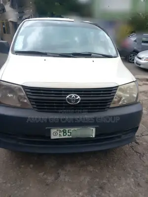 Toyota HiAce 2008 White