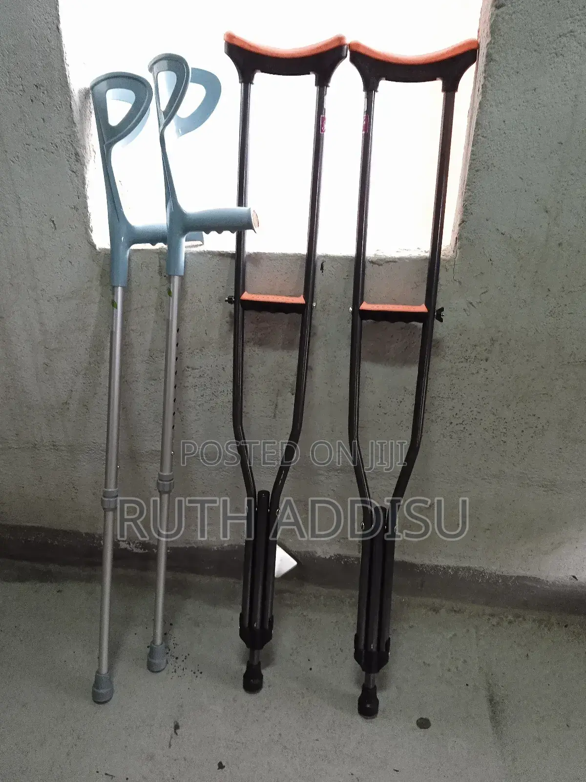 አዲስ ጥንድ ክራንች ቁመቱ የሚጨምር Crutches21crutches44crutches76crutch