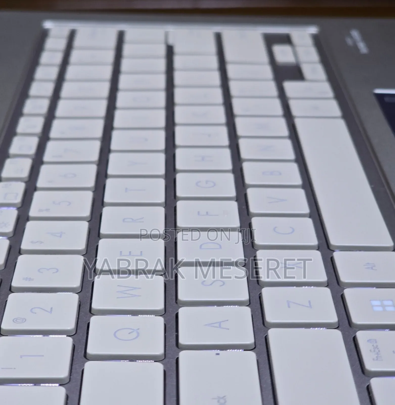 New Laptop Asus ZenBook 3 Deluxe UX490UA 32GB Intel Core I9 SSD 512GB