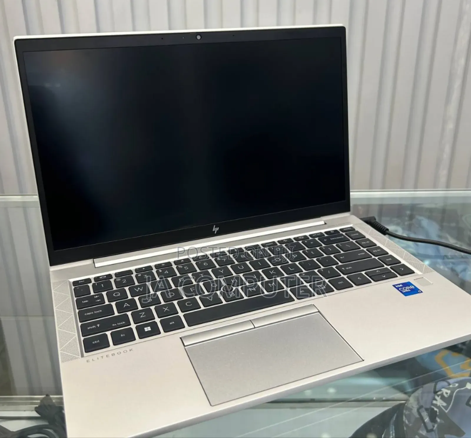 New Laptop HP EliteBook 830 G8 16GB Intel Core I7 SSD 512GB
