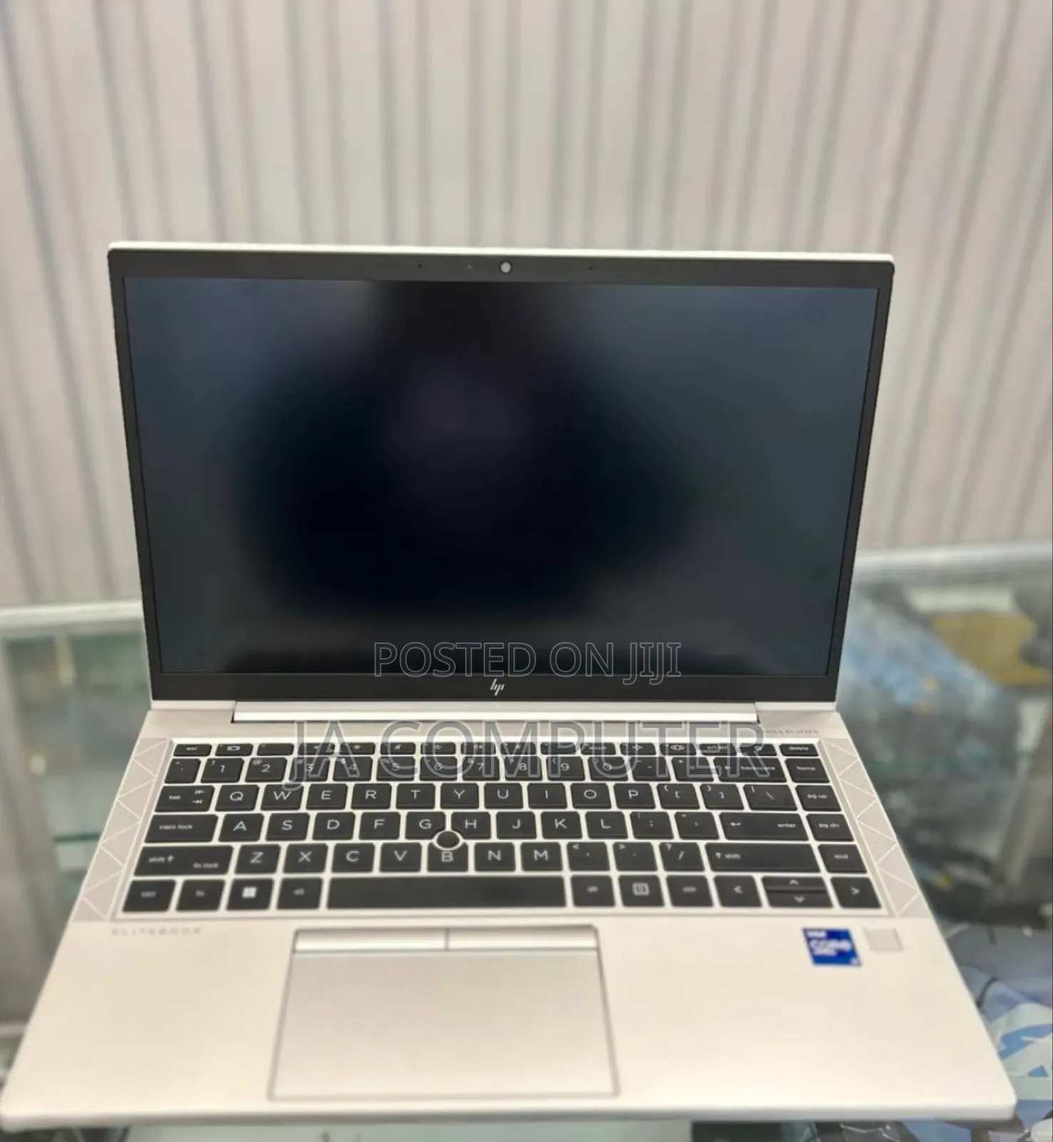 New Laptop HP EliteBook 830 G8 16GB Intel Core I7 SSD 512GB