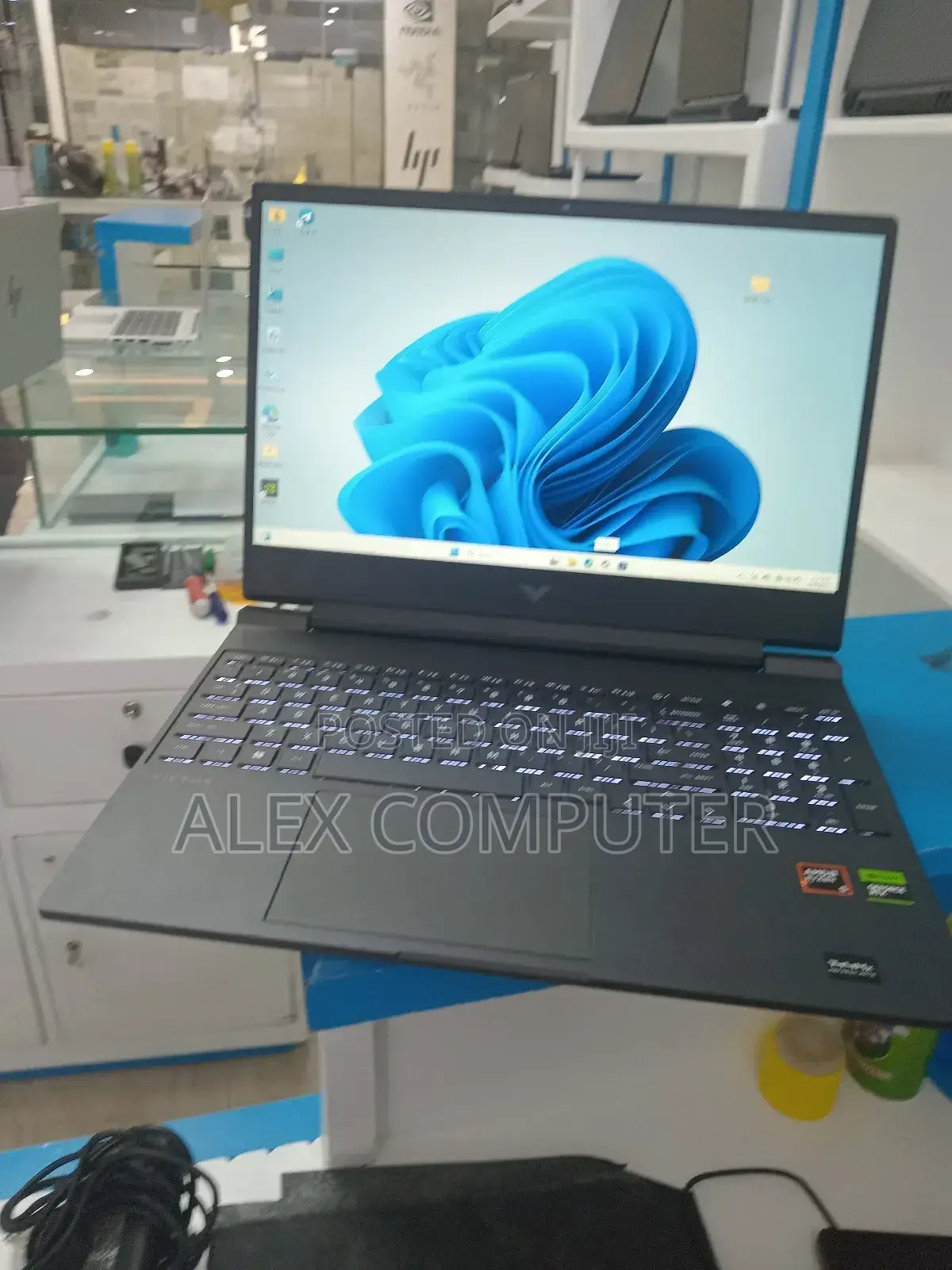 New Laptop HP Victus 15 16GB AMD Ryzen 5 SSD 1T