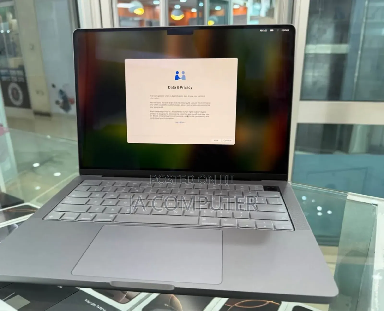 New Apple MacBook Pro 2023 M3 Max 14-Inch 8GB Apple M3 SSD 512GB