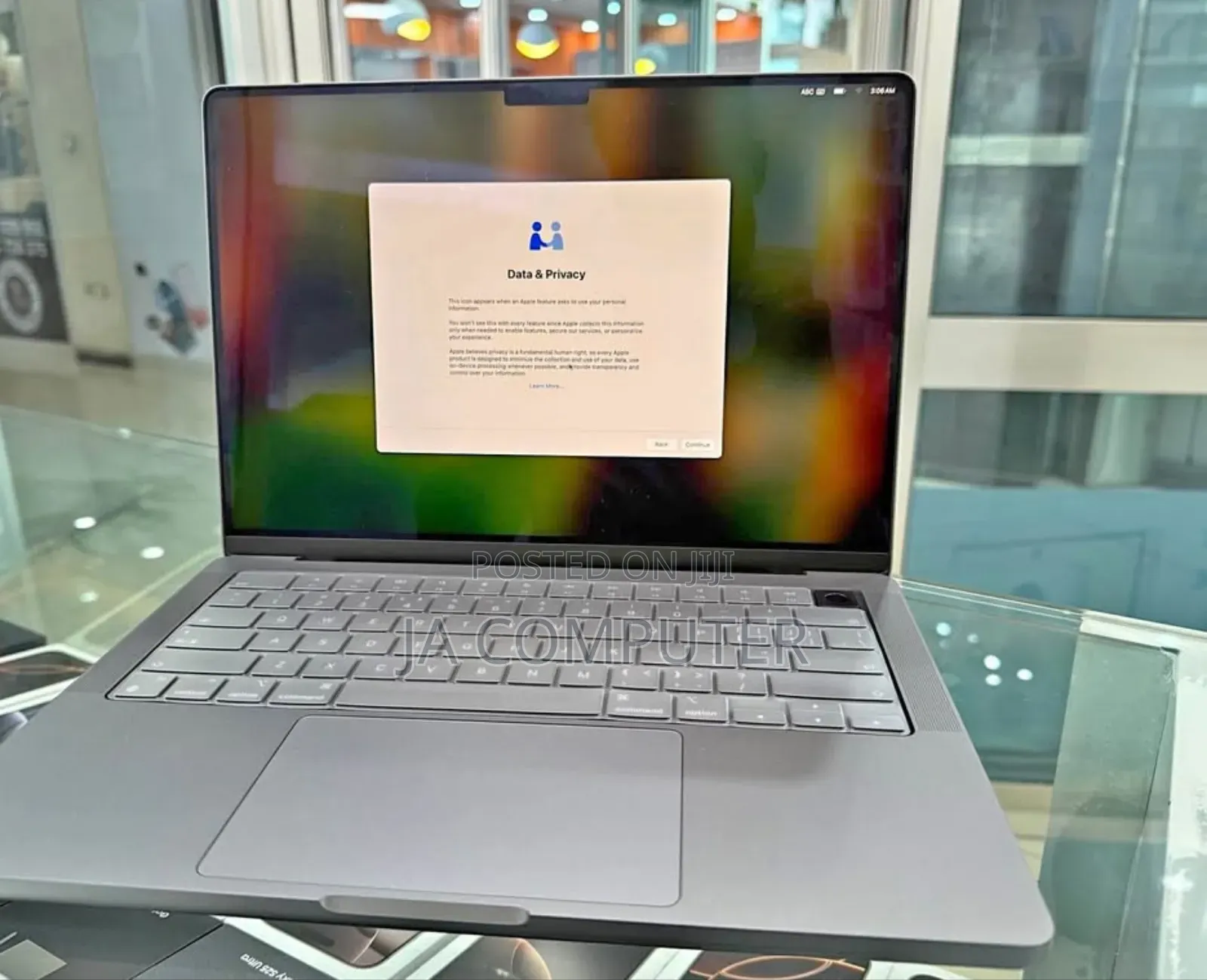 New Apple MacBook Pro 2023 M3 Max 14-Inch 8GB Apple M3 SSD 512GB