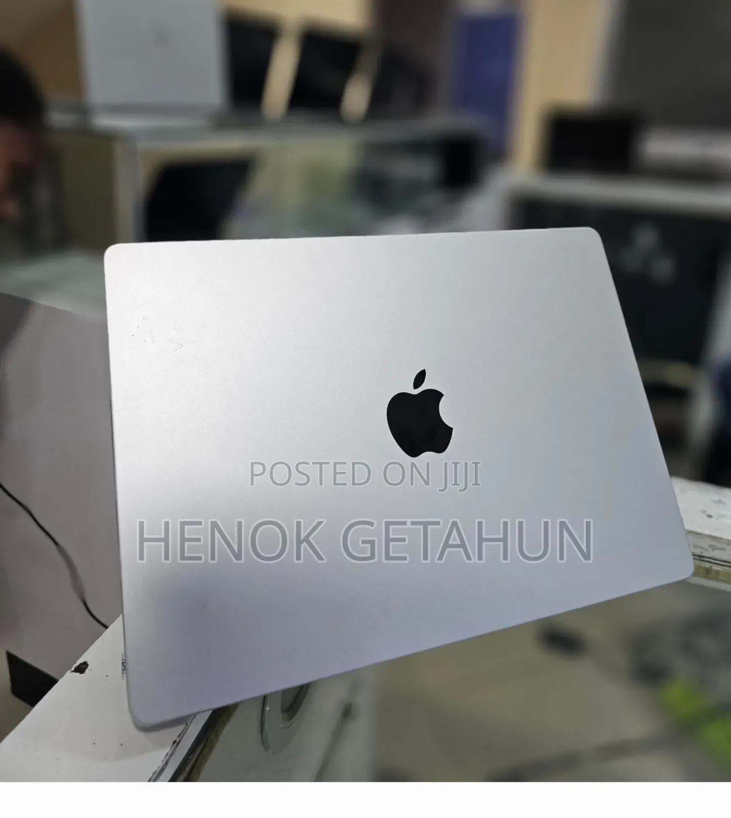 New Laptop Apple MacBook Pro 2023 M3 14-Inch 8GB Apple M3 SSD 512GB