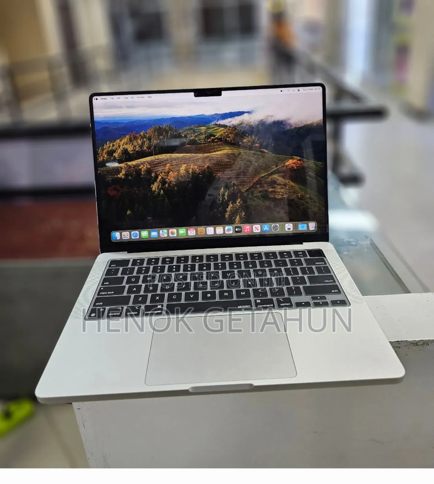 New Laptop Apple MacBook Pro 2023 M3 14-Inch 8GB Apple M3 SSD 512GB