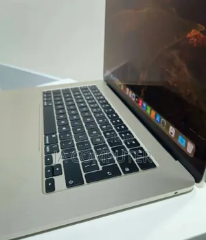 New Laptop Apple MacBook Air 2023 M2 8GB Apple M2 SSD 256GB