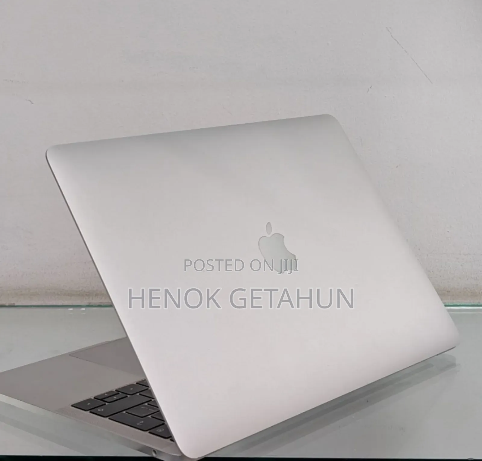 New Laptop Apple MacBook Pro 2017 8GB Intel Core I5 SSD 256GB