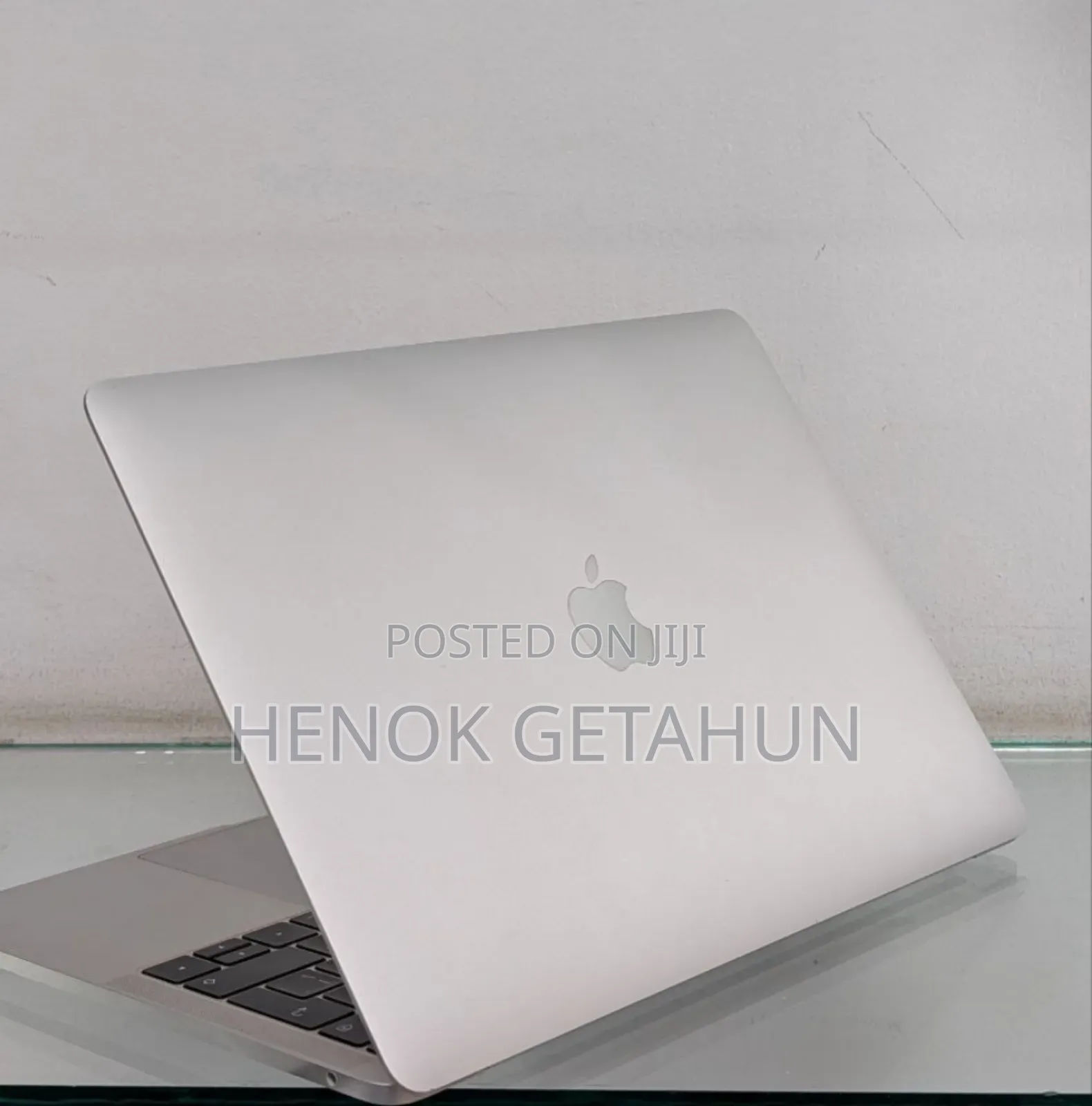 New Laptop Apple MacBook Pro 2017 8GB Intel Core I5 SSD 256GB