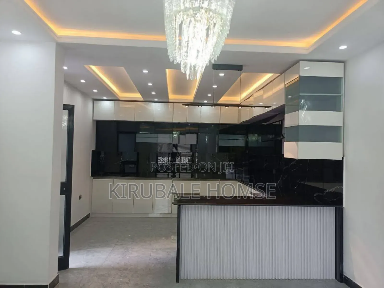 5bdrm Villa in Yeka for sale