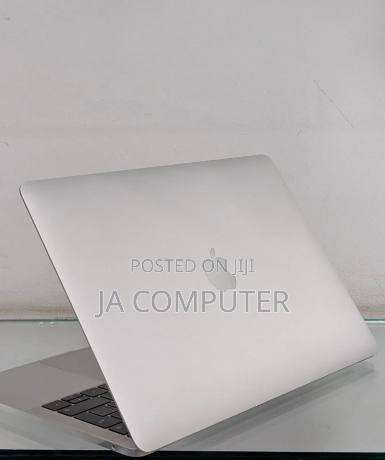 New Laptop Apple MacBook Pro 2017 8GB Intel Core I5 SSD 256GB