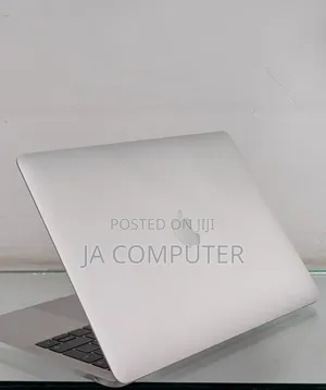 New Laptop Apple MacBook Pro 2017 8GB Intel Core I5 SSD 256GB