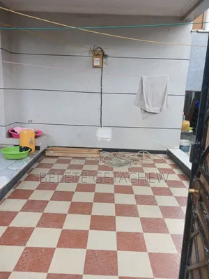 5bdrm House in Yeka Abado, G+2 for sale