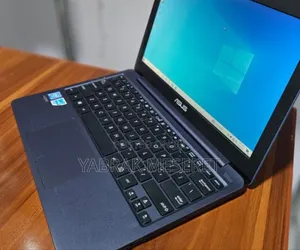 New Laptop Asus VivoBook E12 E203NA 4GB Intel Xeon SSD 32GB