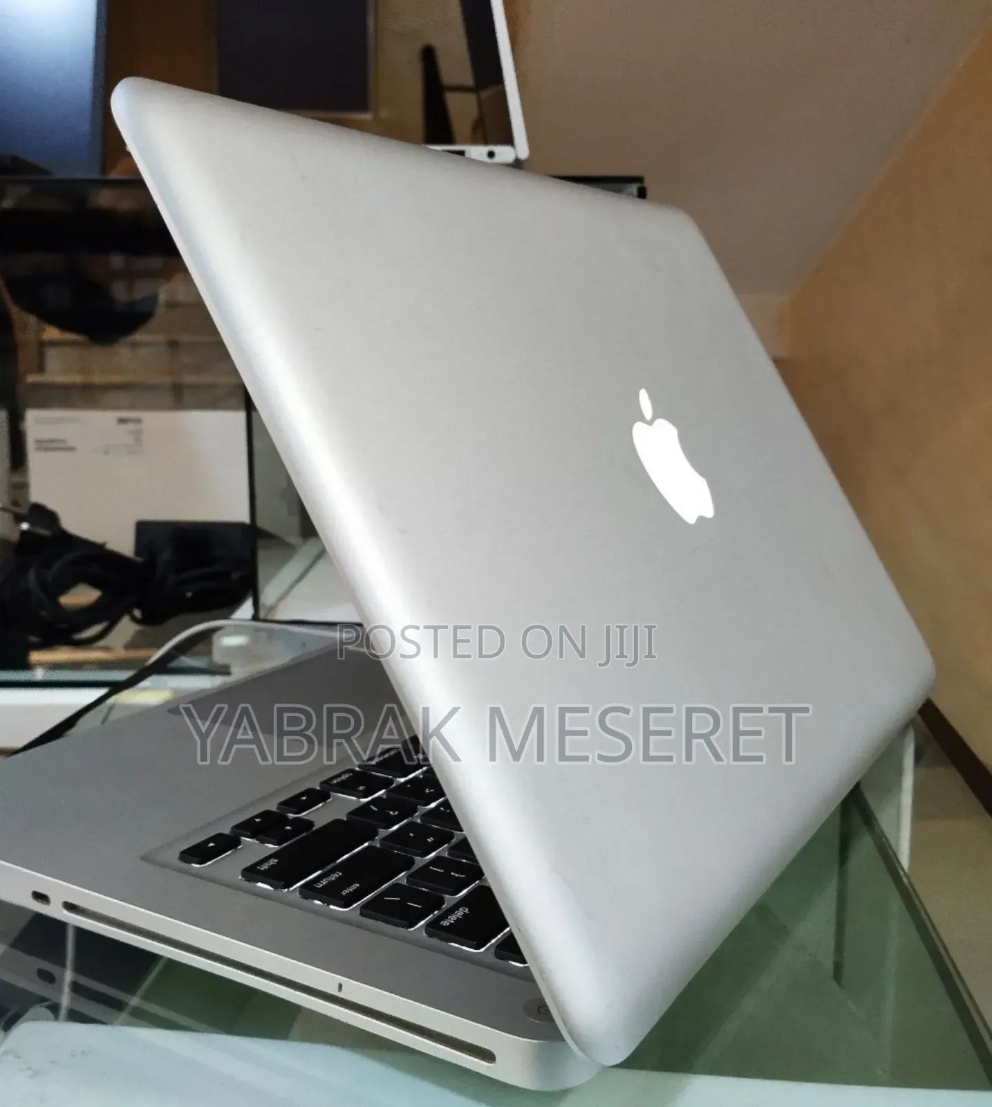 New Laptop Apple MacBook Pro 2012 4GB Intel Core I5 HDD 500GB