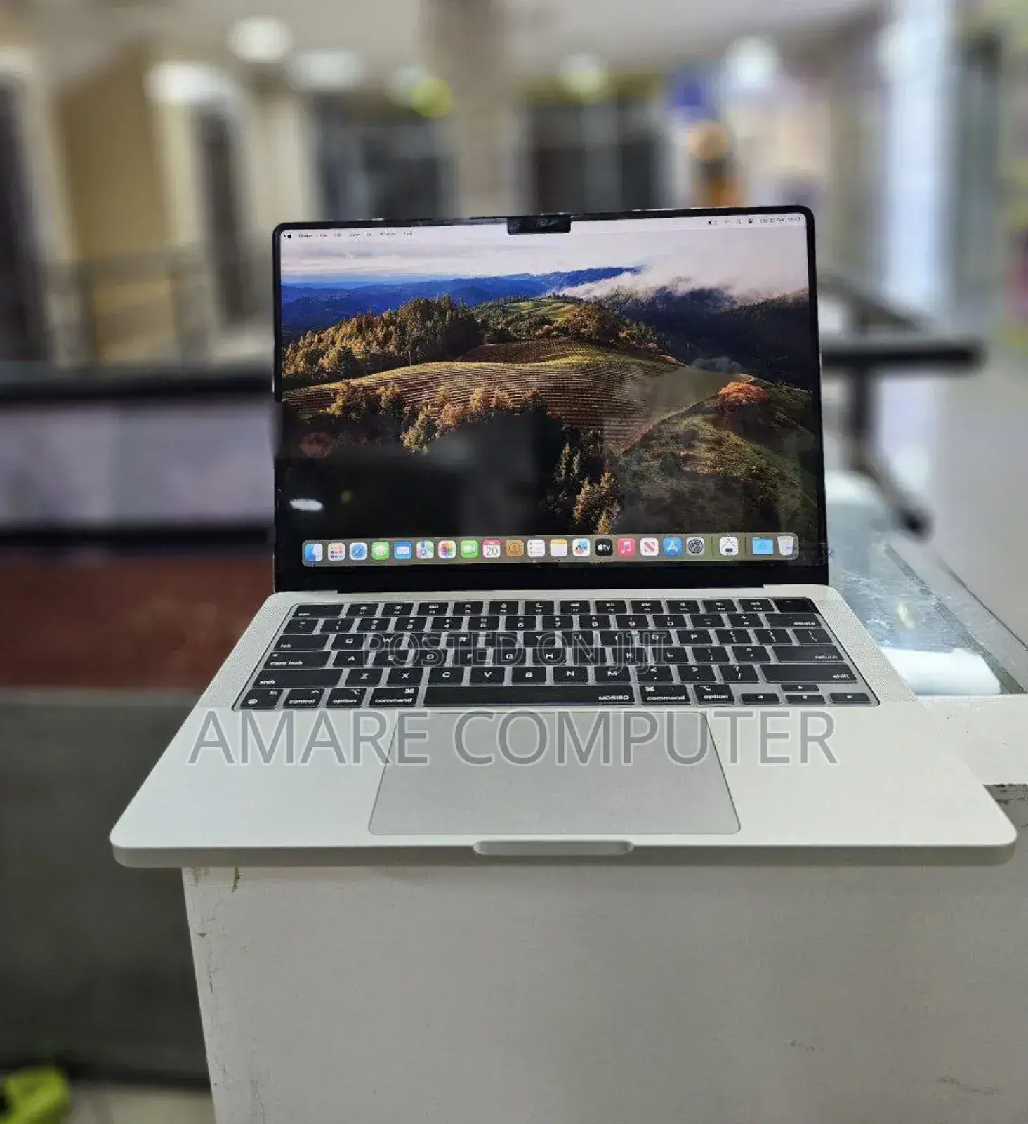 New Laptop Apple MacBook Pro 8GB Apple M3 SSD 512GB