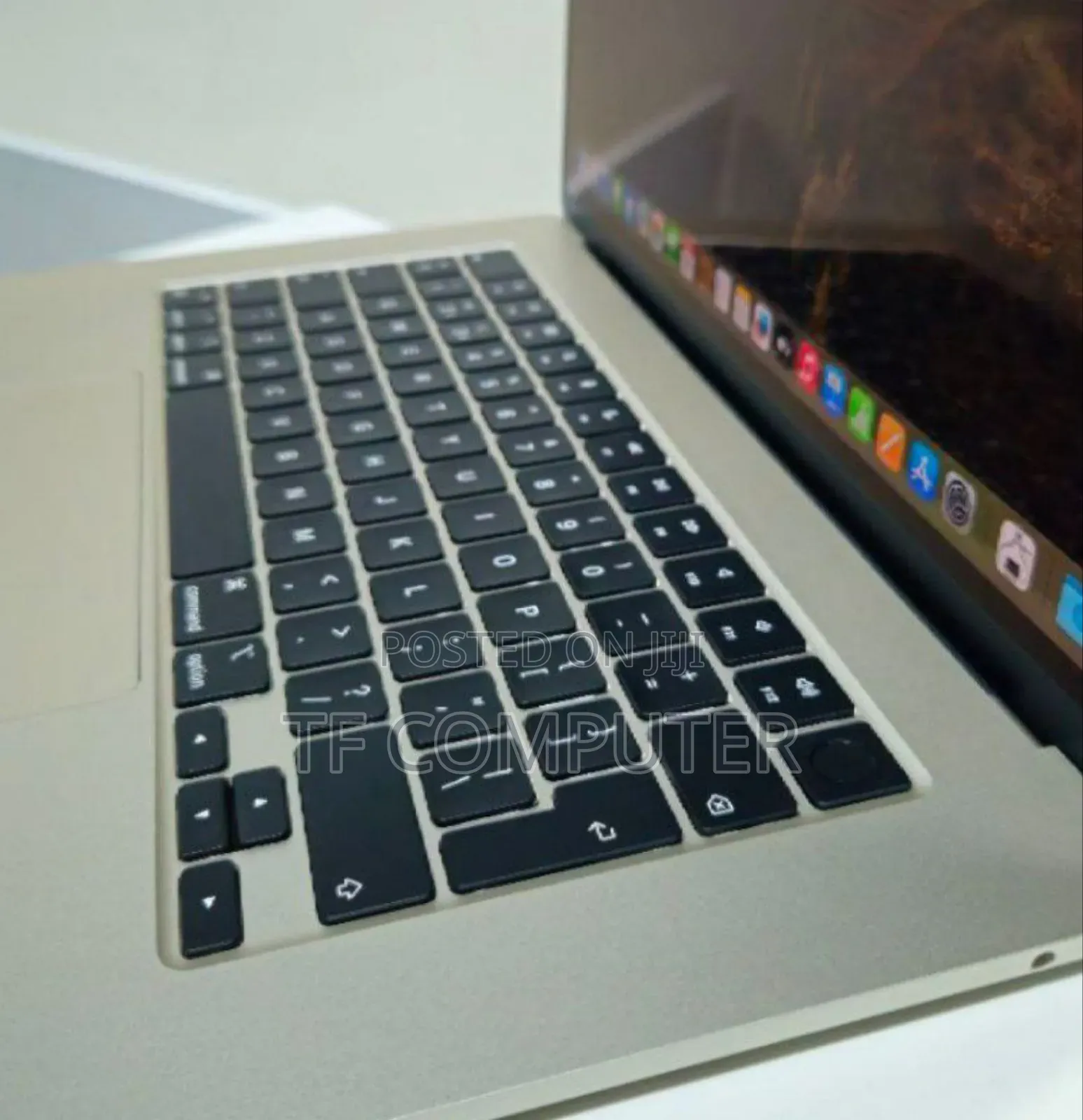 New Laptop Apple MacBook Air 2023 M2 8GB Apple M2 SSD 256GB