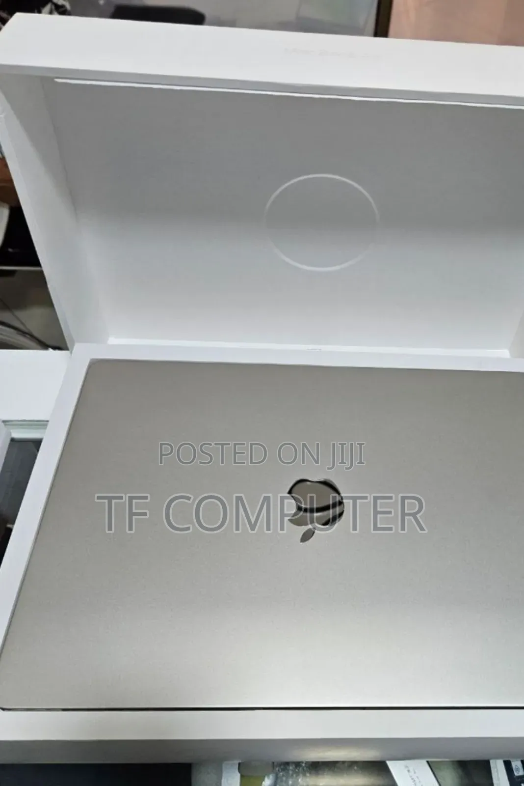 New Laptop Apple MacBook Air 2023 M2 8GB Apple M2 SSD 256GB