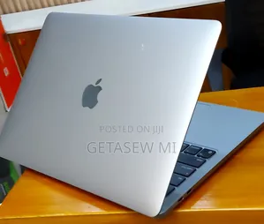 New Laptop Apple MacBook Pro 2022 M2 8GB Apple M2 SSD 256GB