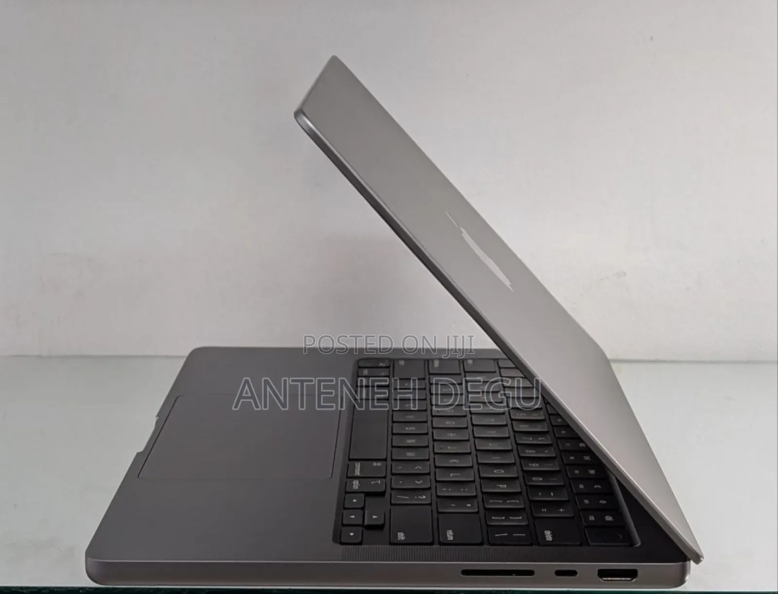 New Laptop Apple MacBook Pro 2021 M1 16GB Apple M1 Pro SSD 512GB