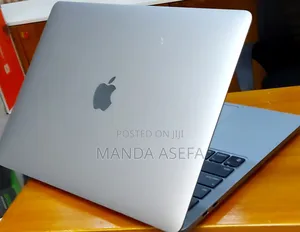 New Laptop Apple MacBook Pro 8GB Apple M2 SSD 256GB