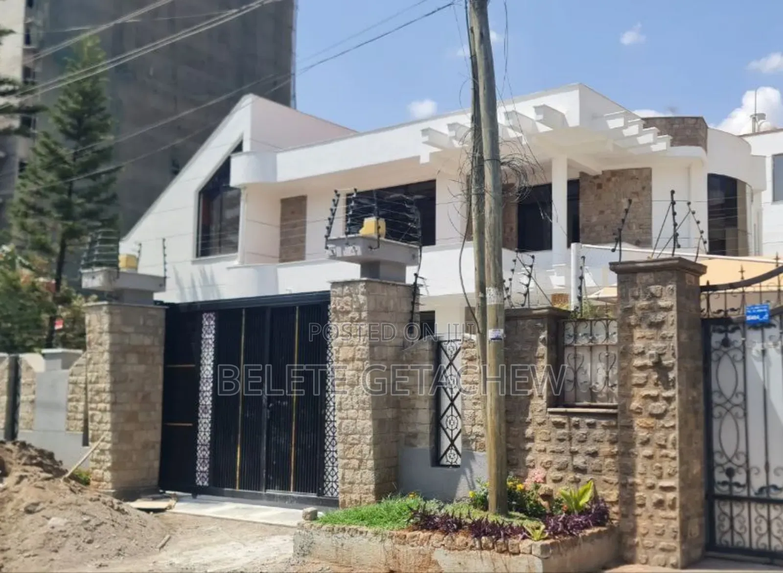 8bdrm House in Ayat Zone, G+1, Bole for sale