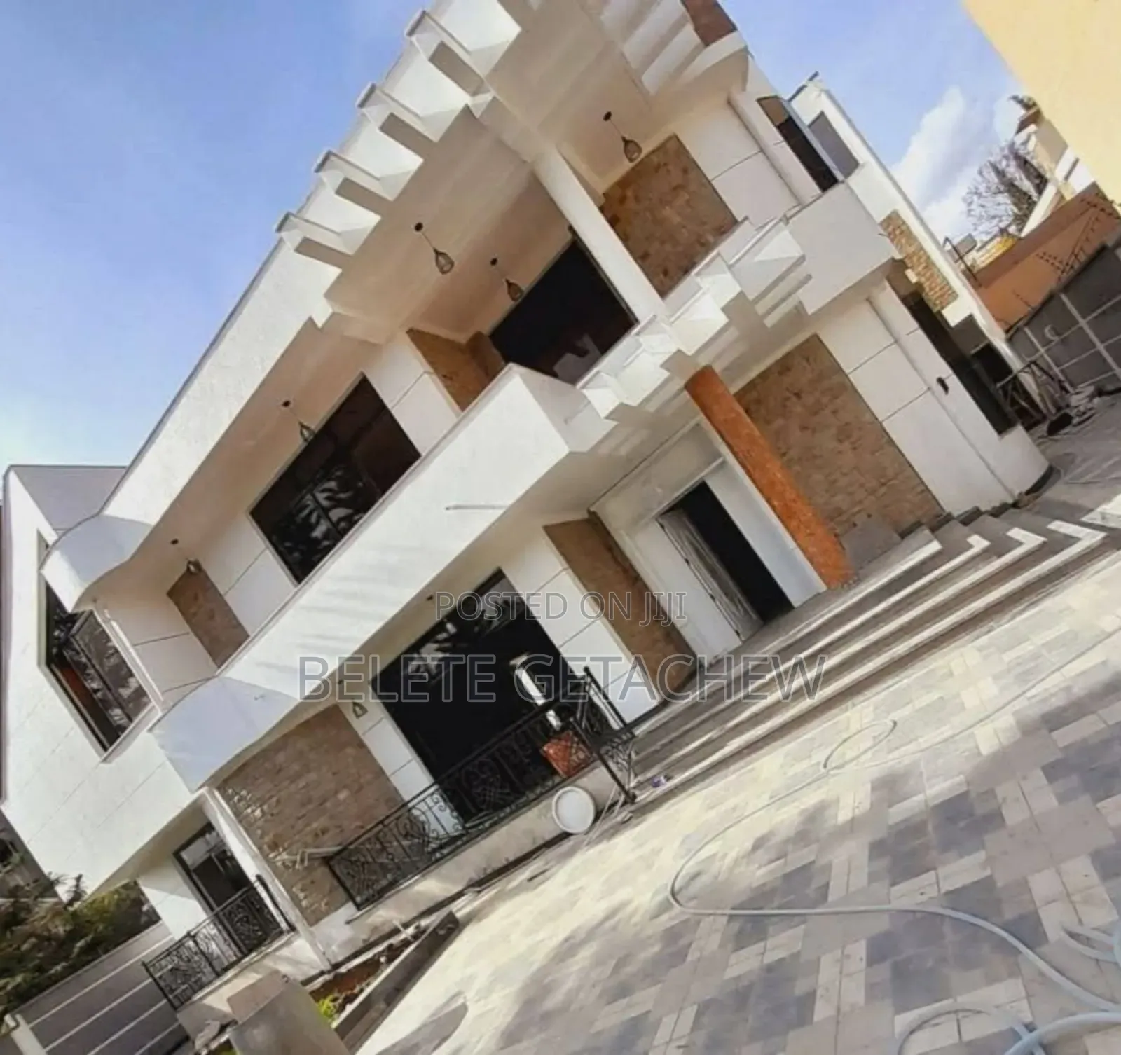 8bdrm House in Ayat Zone, G+1, Bole for sale
