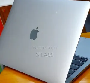 New Laptop Apple MacBook Pro 2023 M2 8GB Apple M2 SSD 256GB