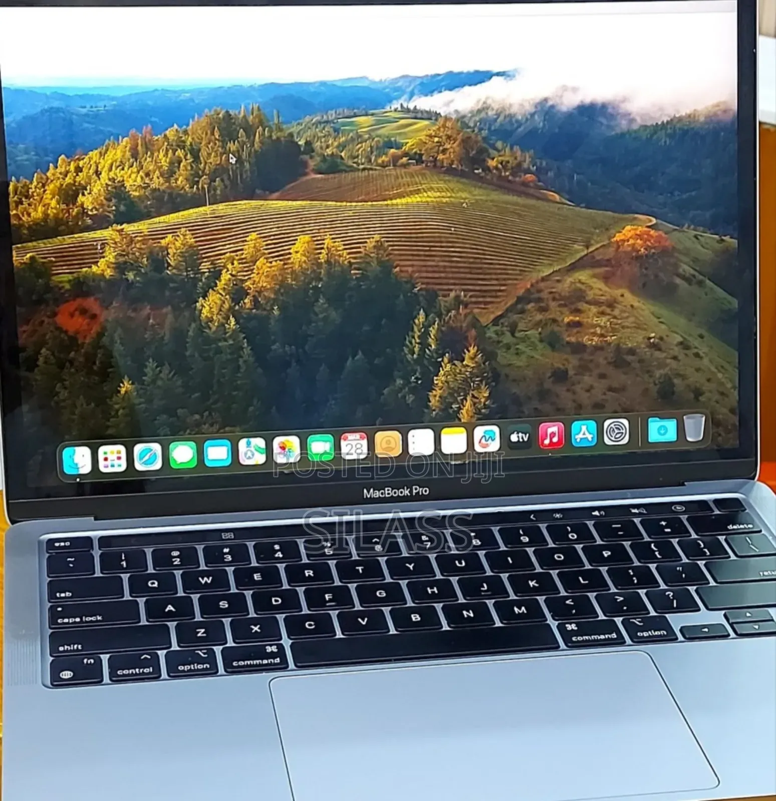 New Laptop Apple MacBook Pro 2023 M2 8GB Apple M2 SSD 256GB