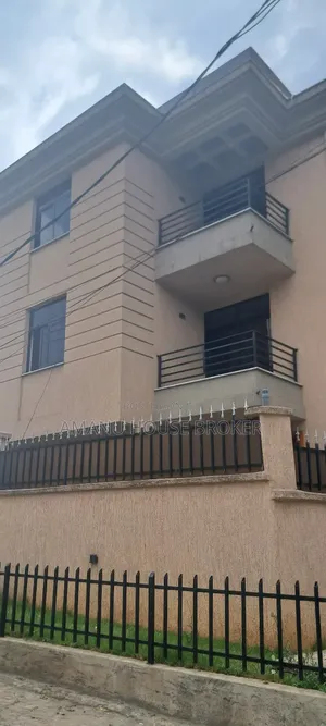 Photo - 6bdrm House in Addis Abeba, Yeka for rent