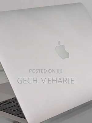 New Laptop Apple MacBook Pro 2017 8GB Intel Core I5 SSD 256GB