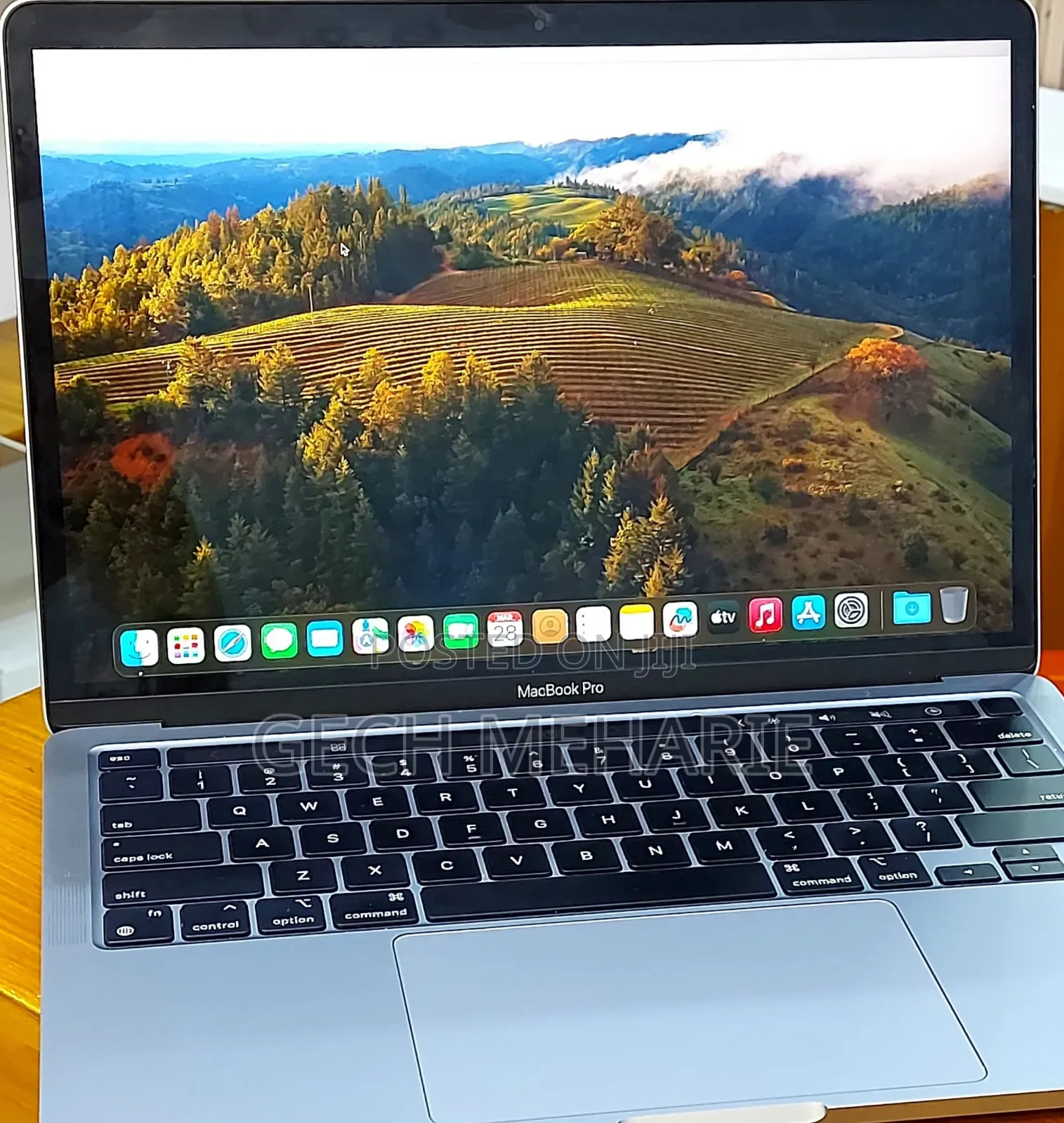 New Laptop Apple MacBook Pro 2022 M2 8GB Apple M2 SSD 256GB