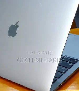 New Laptop Apple MacBook Pro 2022 M2 8GB Apple M2 SSD 256GB