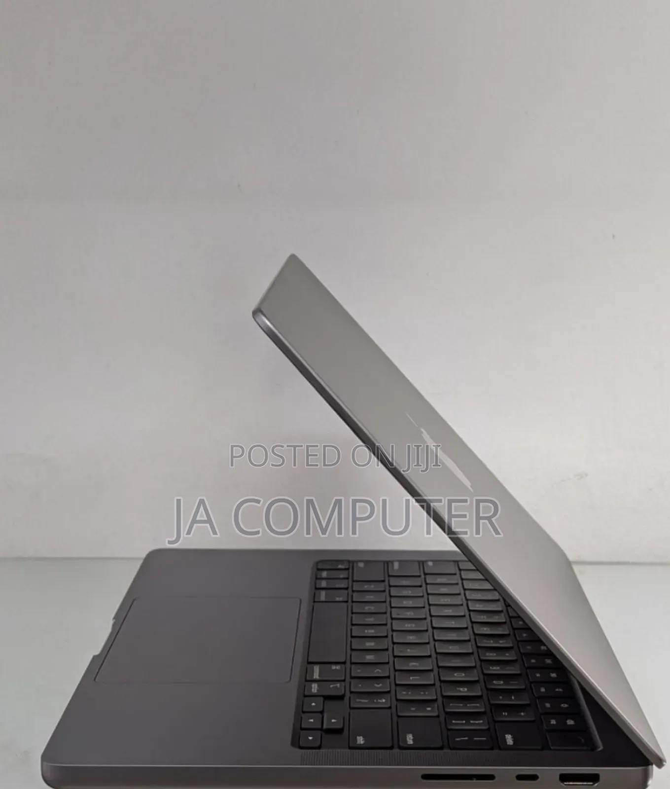 New Laptop Apple MacBook Pro 2021 M1 16GB Apple M1 Pro SSD 512GB