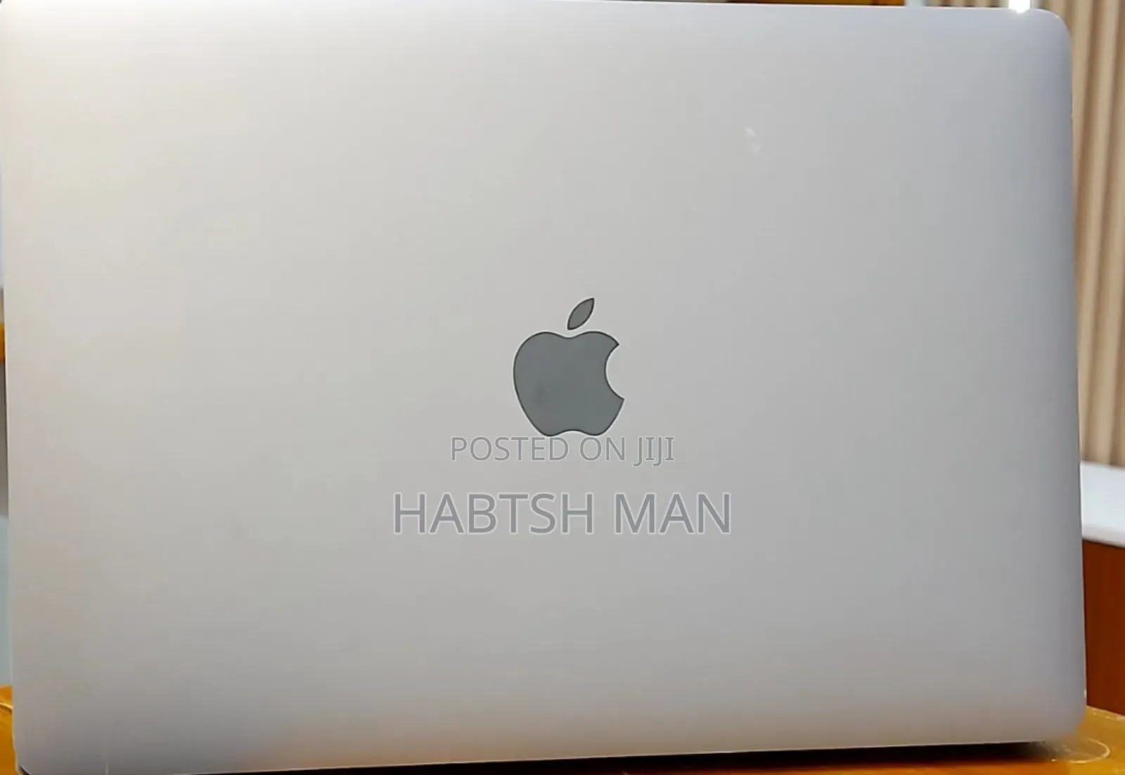 New Laptop Apple MacBook Pro 2022 M2 8GB Apple M2 SSD 256GB