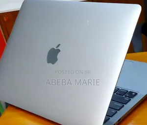 Photo - New Laptop Apple MacBook Pro 2022 M2 8GB Apple M2 SSD 256GB