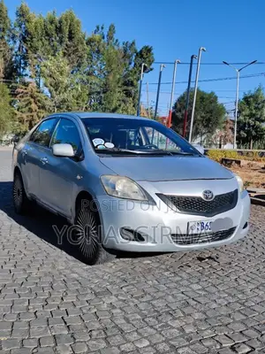 Photo - Toyota Yaris 2007 Silver