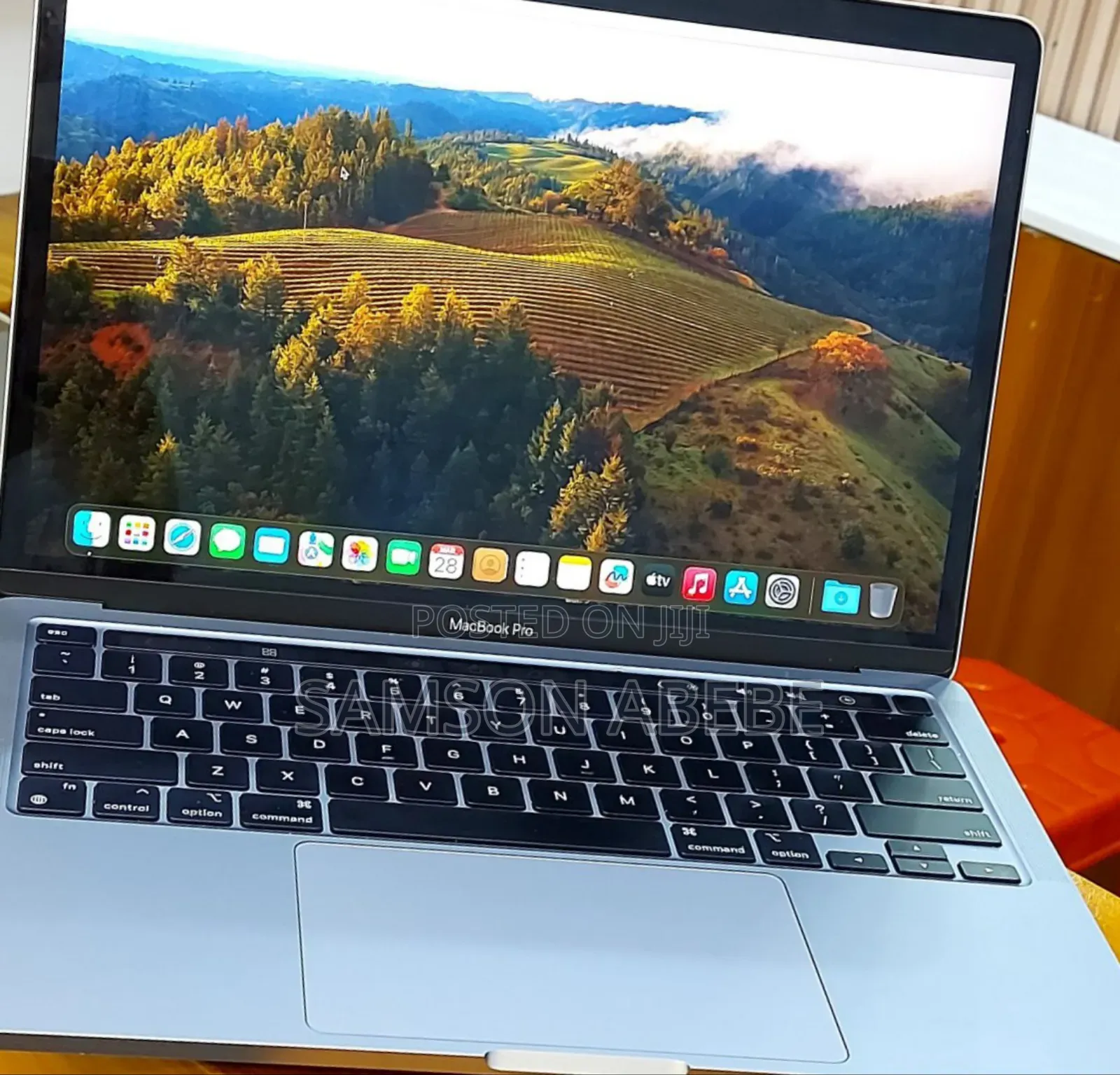 New Laptop Apple MacBook Air 2022 M2 8GB Apple M2 SSD 256GB