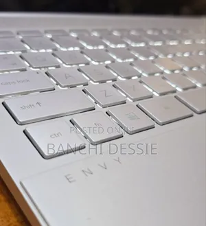 Photo - New Laptop HP 16GB Intel Core I5 SSD 512GB