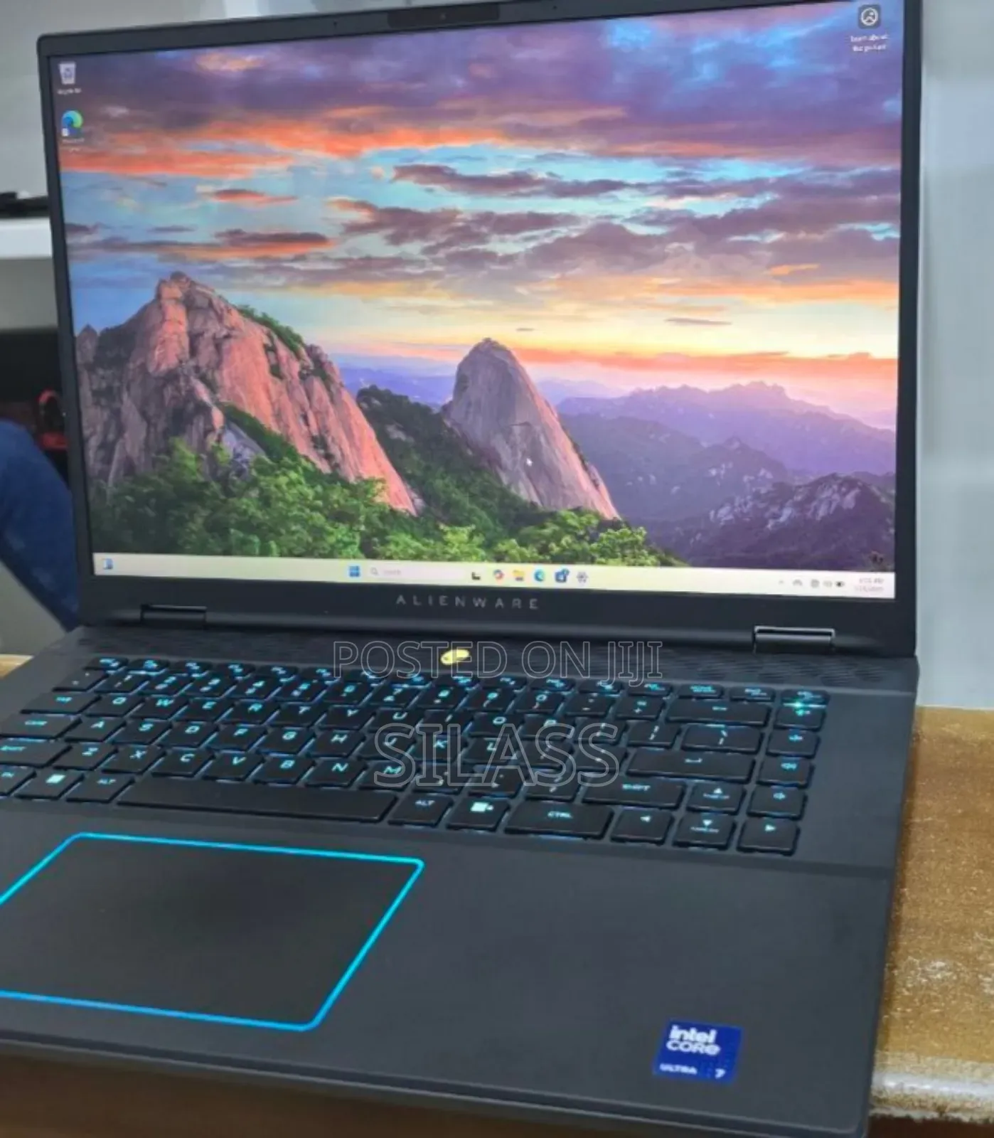 New Laptop Alienware M17x R2 32GB Intel Core Ultra 7 SSD 1T