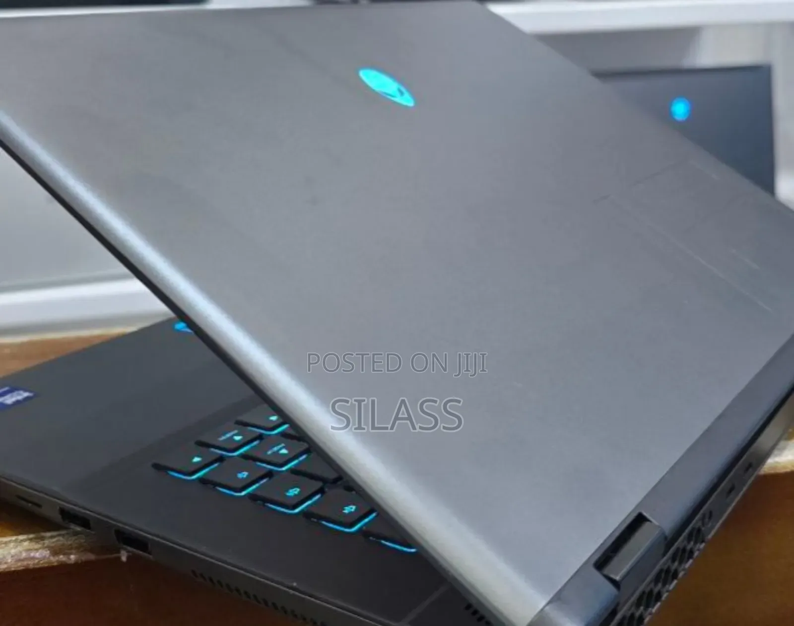 New Laptop Alienware M17x R2 32GB Intel Core Ultra 7 SSD 1T
