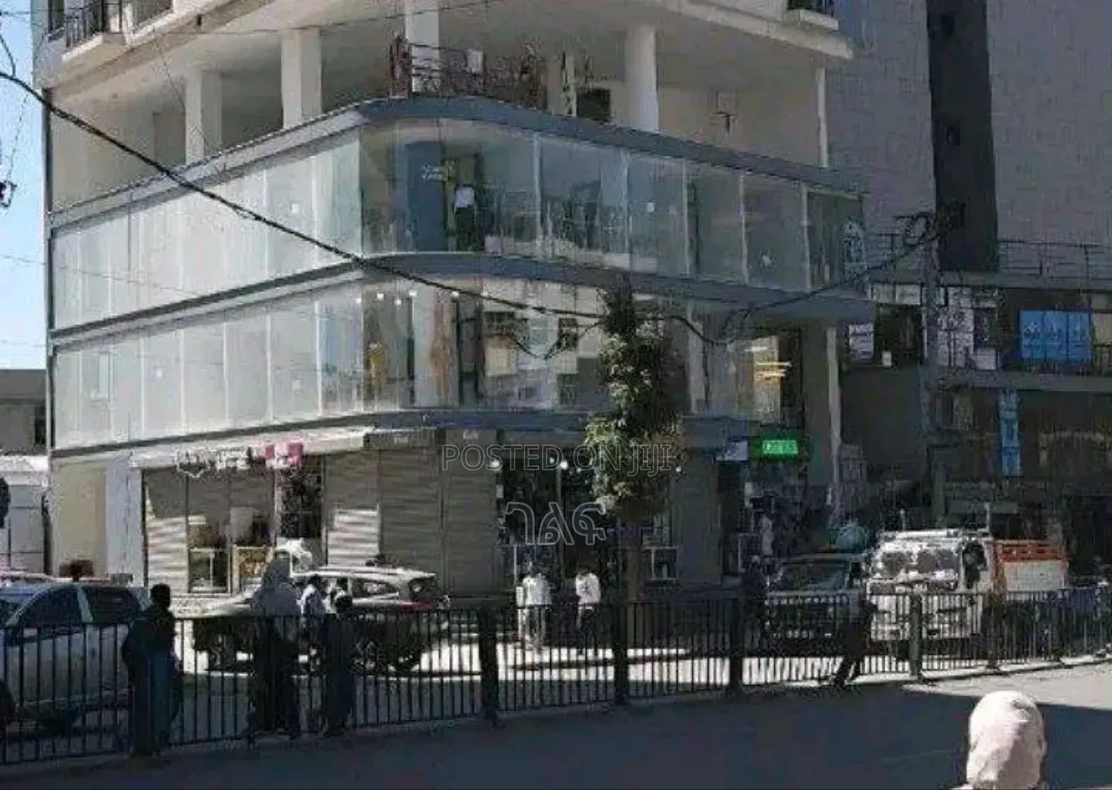 የንግድ ሱቆችን በሾላ ገባያ በተመጣጣኝ ዋጋ አቅርበንላችኋል።
ከ 11 ካሬ ጀምሮ