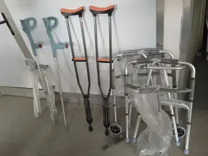 Medical Equipments የምክመምና መሸጫ ቁሳቁስ Crutches43crugches New