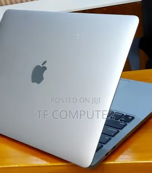 New Laptop Apple MacBook Pro 2022 M2 8GB Apple M2 SSD 256GB