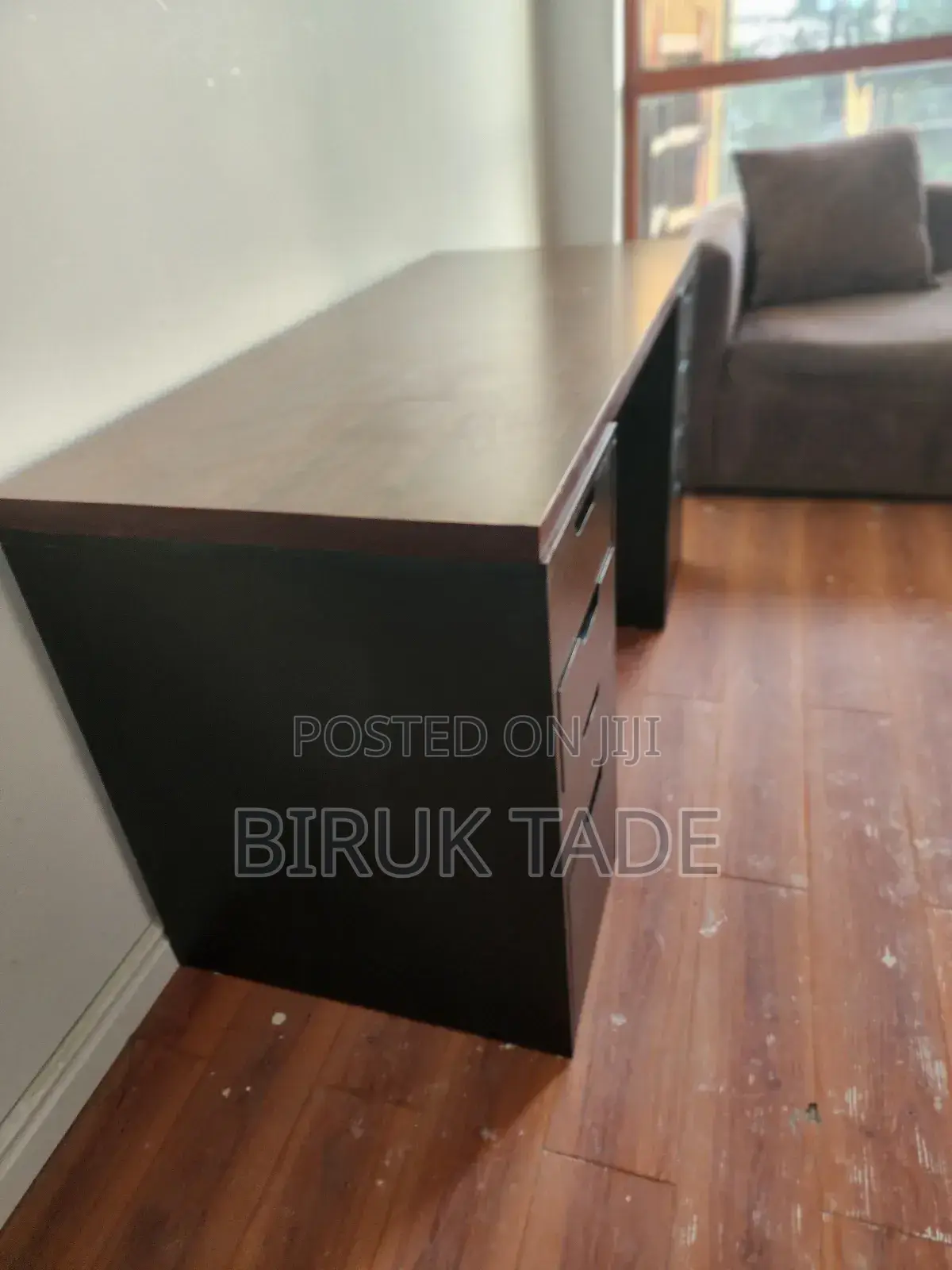 Modern Functional Office Desk 140×60 - Free Delivery