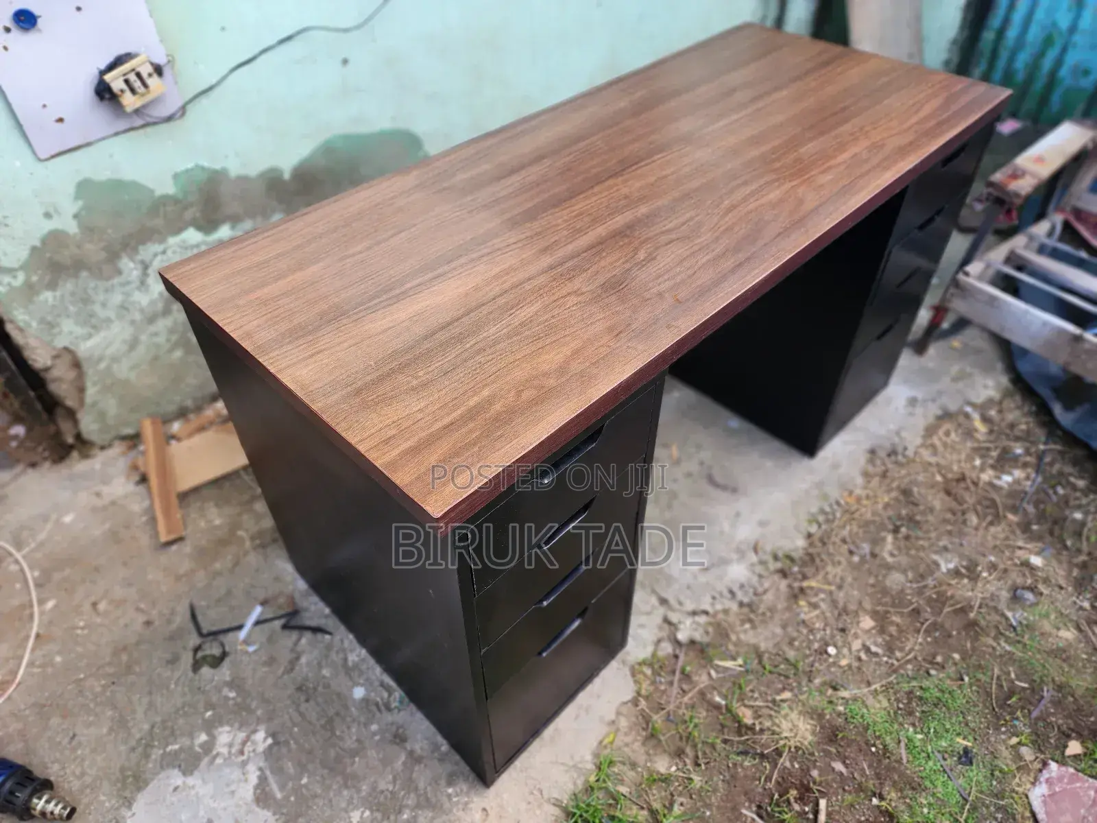 Modern Functional Office Desk 140×60 - Free Delivery